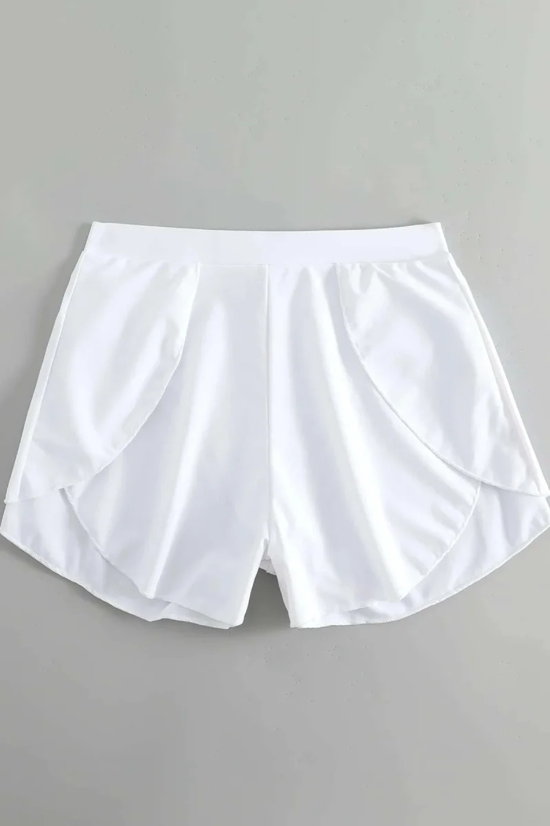 Kadın Beyaz Yırtmaçlı Etek Görünümlü Şık Deniz Şortu