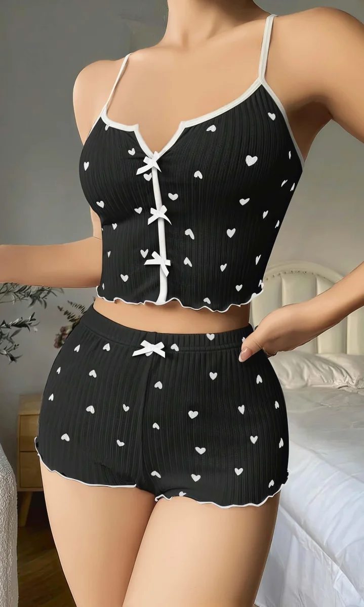 Kadın Siyah Kalp Desenli Askılı Şortlu Pijama Takım 6650