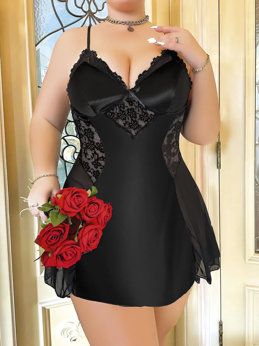 Büyük Beden Siyah Dantel İşlemeli İnce Askılı Saten Gecelik