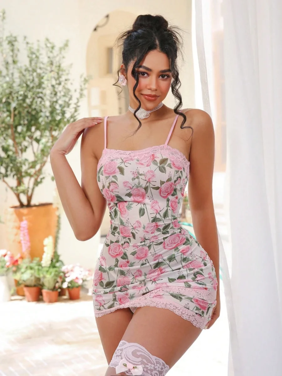 Çiçek Desenli Seksi Elbise Takımı ( Çorap Dahil Değildir  )