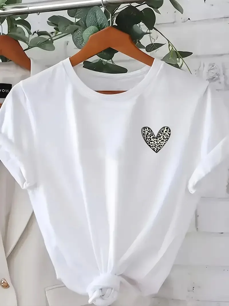 lar için Şık Leopar Kalp Baskılı Günlük Tişört  Beyaz -