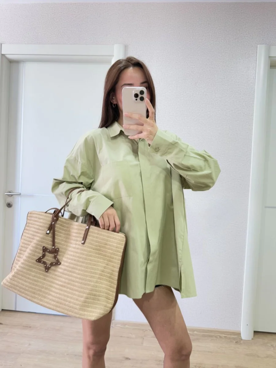 Poplin   Yakalı Yandan Yırtmaçlı Arka Pens Detaylı Gömlek - Yeşil -