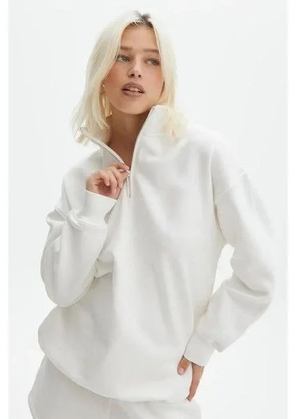 Uzun Kol Yarım Farmuarlı Yakalı Basic SweatShirt - Beyaz