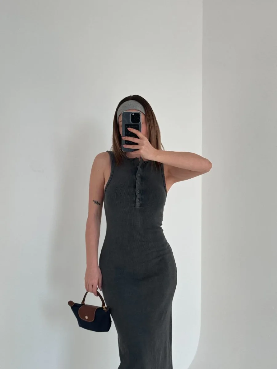 Yırtmaç Detaylı Kolsuz Düğmeli Yıkamalı Uzun Elbise - Antrasit