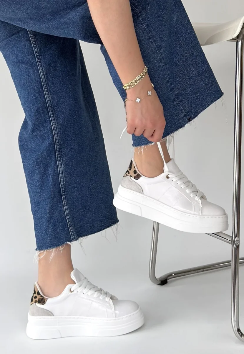 Jetan Beyaz Rugan Bağcıklı Spor Ayakkabı