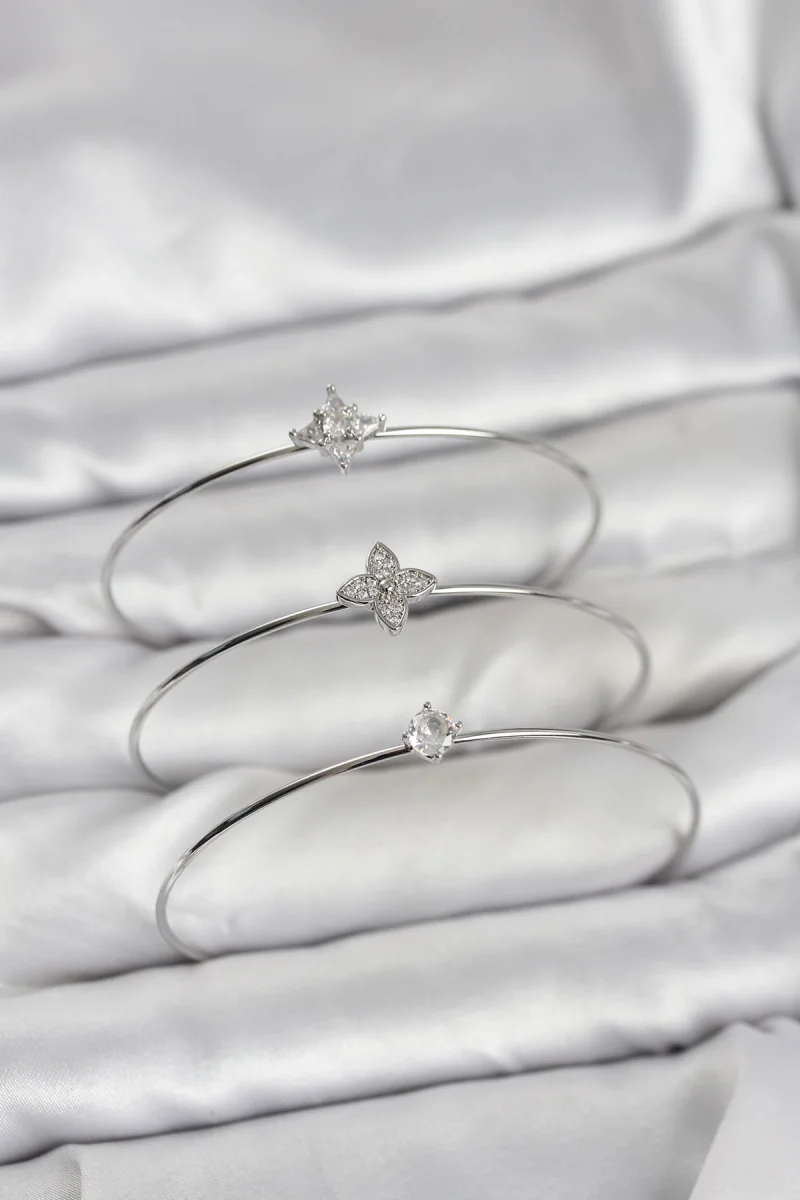 Zirkon Taşlı Gümüş Renk Yonca Model 3'lü Kadın Bileklik Kombini