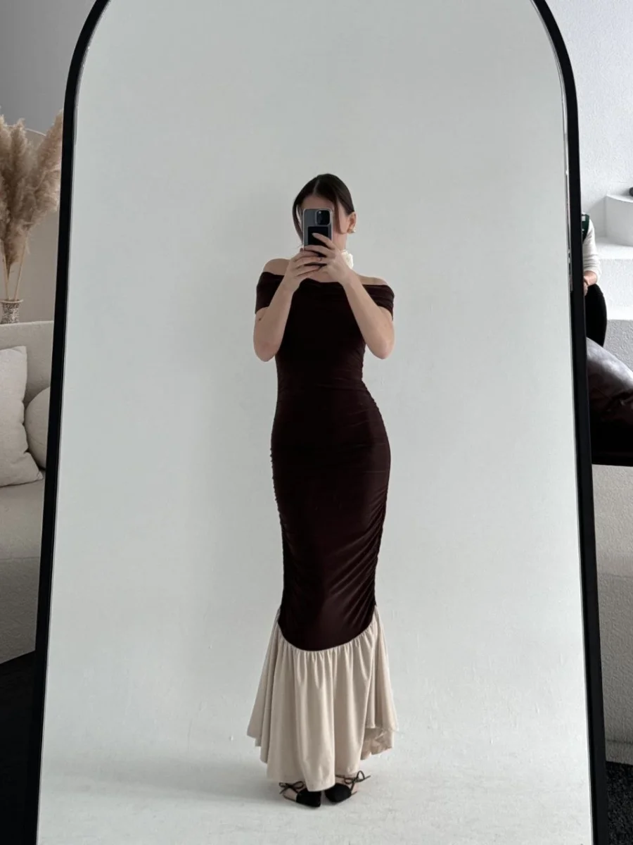 Striptiz Omuzlu Uzun Elbise- Kahve -