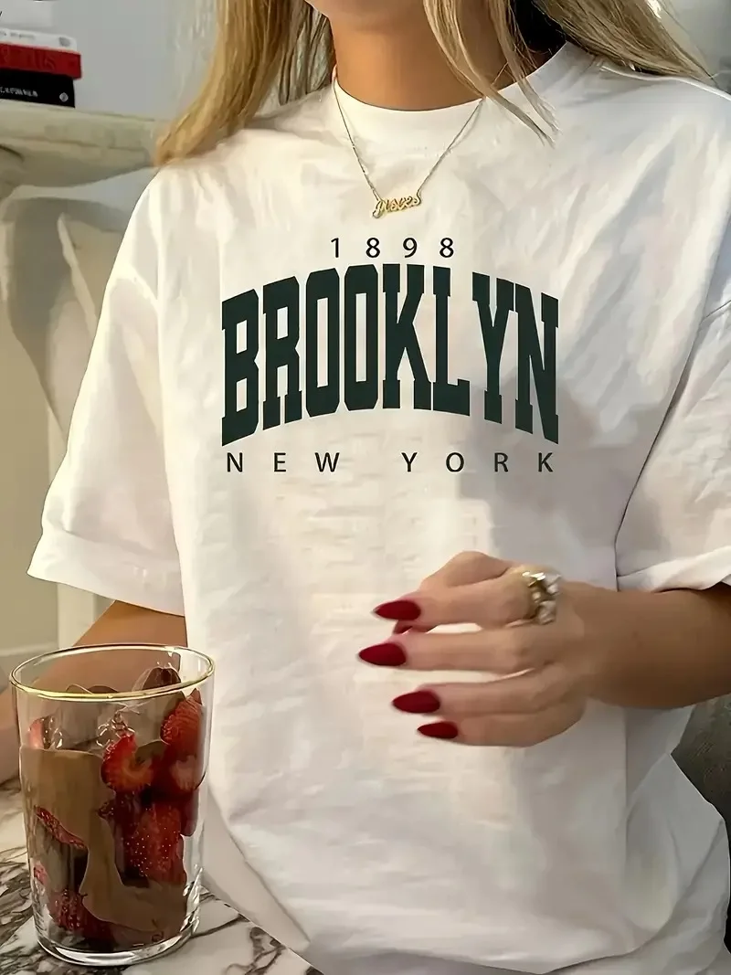 Brooklyn Harf Baskılı Düşük Omuzlu T-shirt, Rahat Kısa Kollu Bol T-shirt,   Giyim - Beyaz -