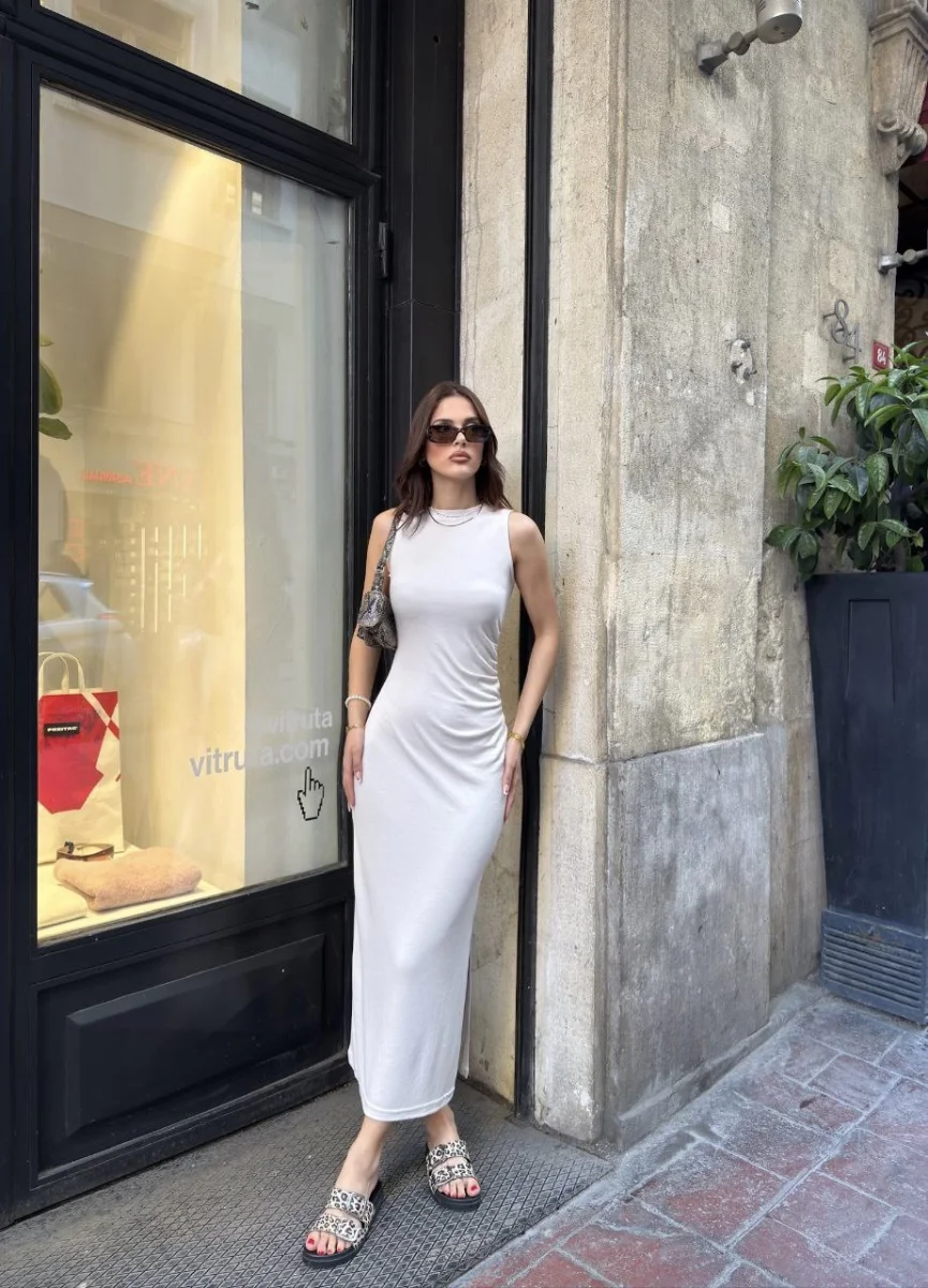 Osy Modal Yumuşak Dokulu Kumaş Bisiklet Yaka Sıfır Kolsuz Yırtmaçlı Uzun Elbise - Beyaz -