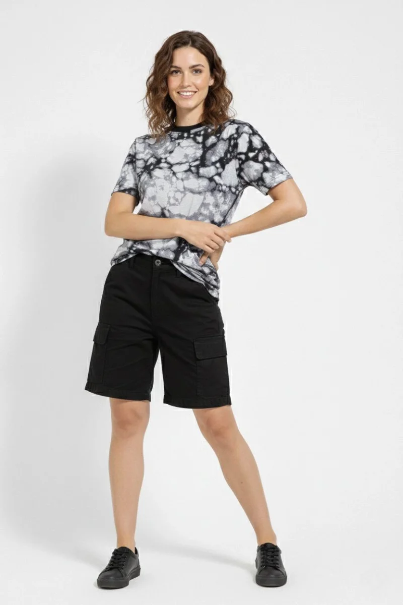 Kadın Siyah Gri Taş Desenli Tişört – Regular kalıp, Bisiklet Yaka, Dijital Baskılı Modern Tasarım T-Shirt - Siyah