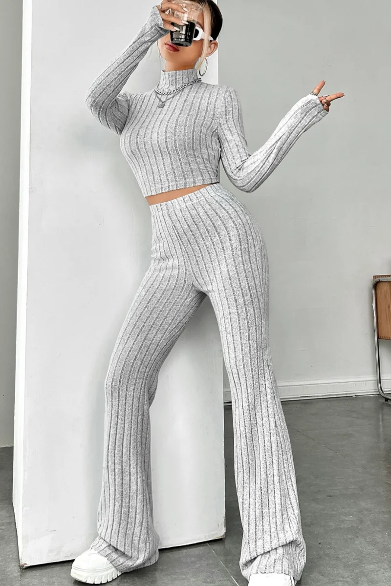 Kadın Gri Çizgili Boğazlı Crop Top ve Yüksek Bel Pantolon Takım