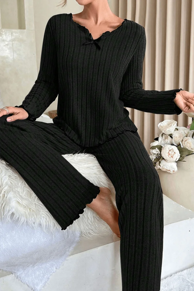 Kadın Siyah Uzun Kollu Fiyonklu Yuvarlak Yaka Mevsimlik Pijama Takımı