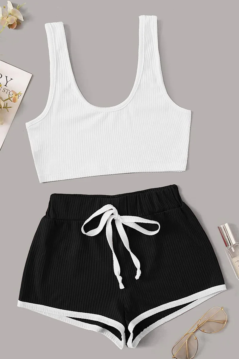 Kadın Siyah Şortlu Beyaz Croplu Gecelik Takımı