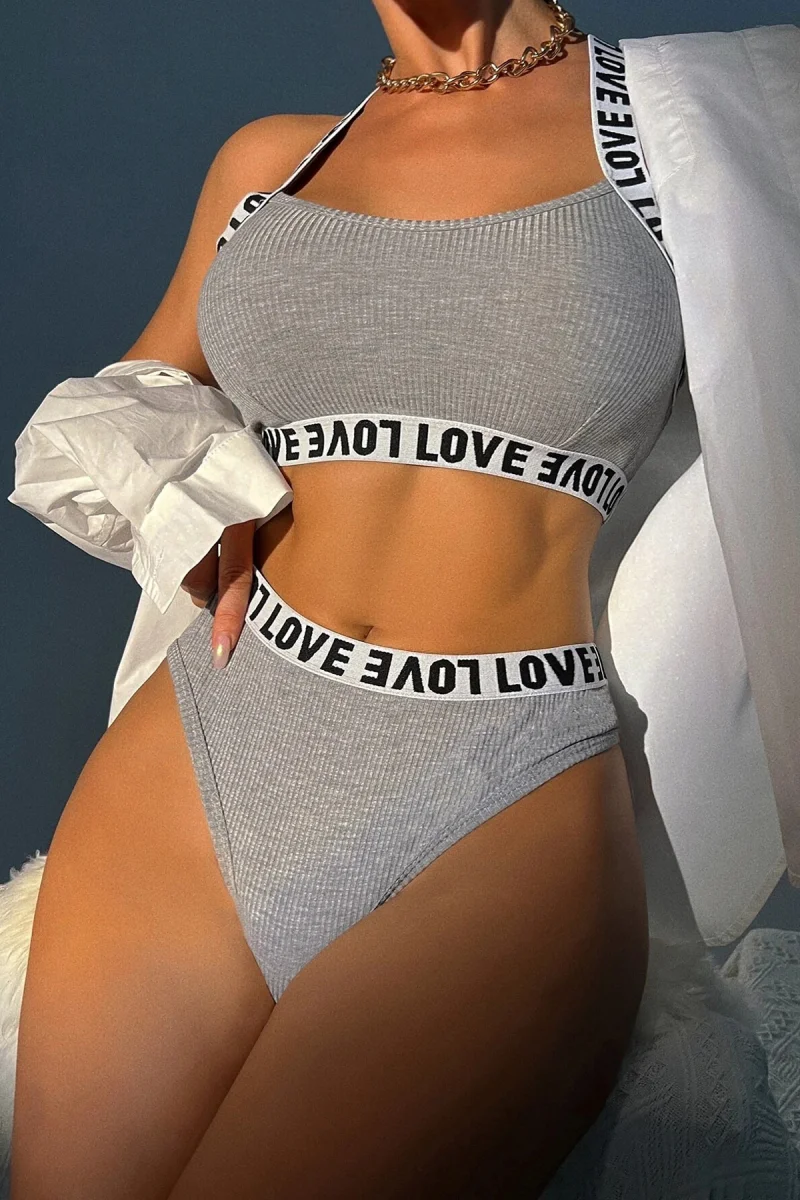 Kadın Gri Çapraz Sırt Ve Love Yazı Detaylı Iç Çamaşır Takımı