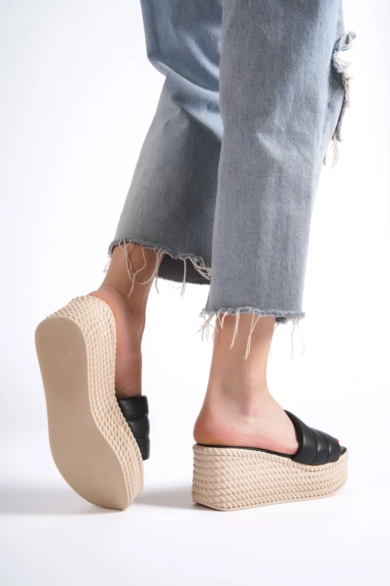 REINA Dolgu Topuklu Ortopedik Taban Hasır Görünümlü Kadın Terlik CKT - Siyah