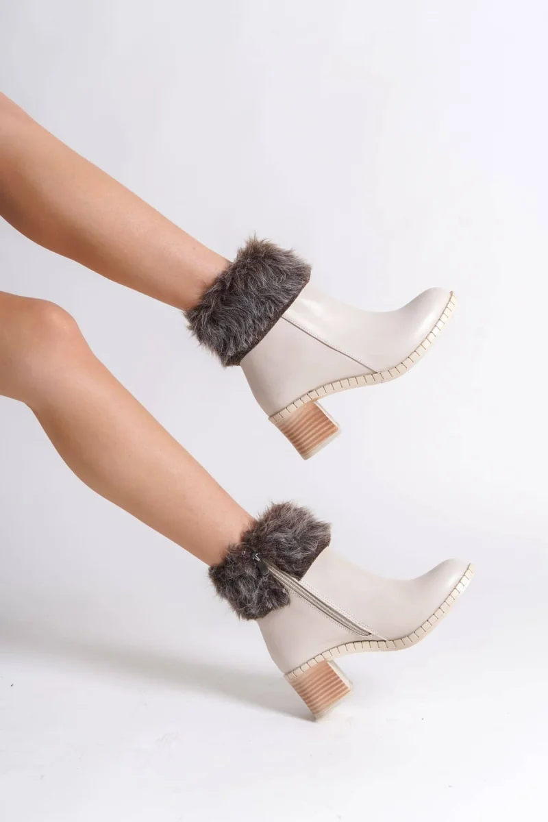 JULIA Fermuarlı Ortopedik Taban Tüylü Topuklu Kadın Bot CKT - Krem