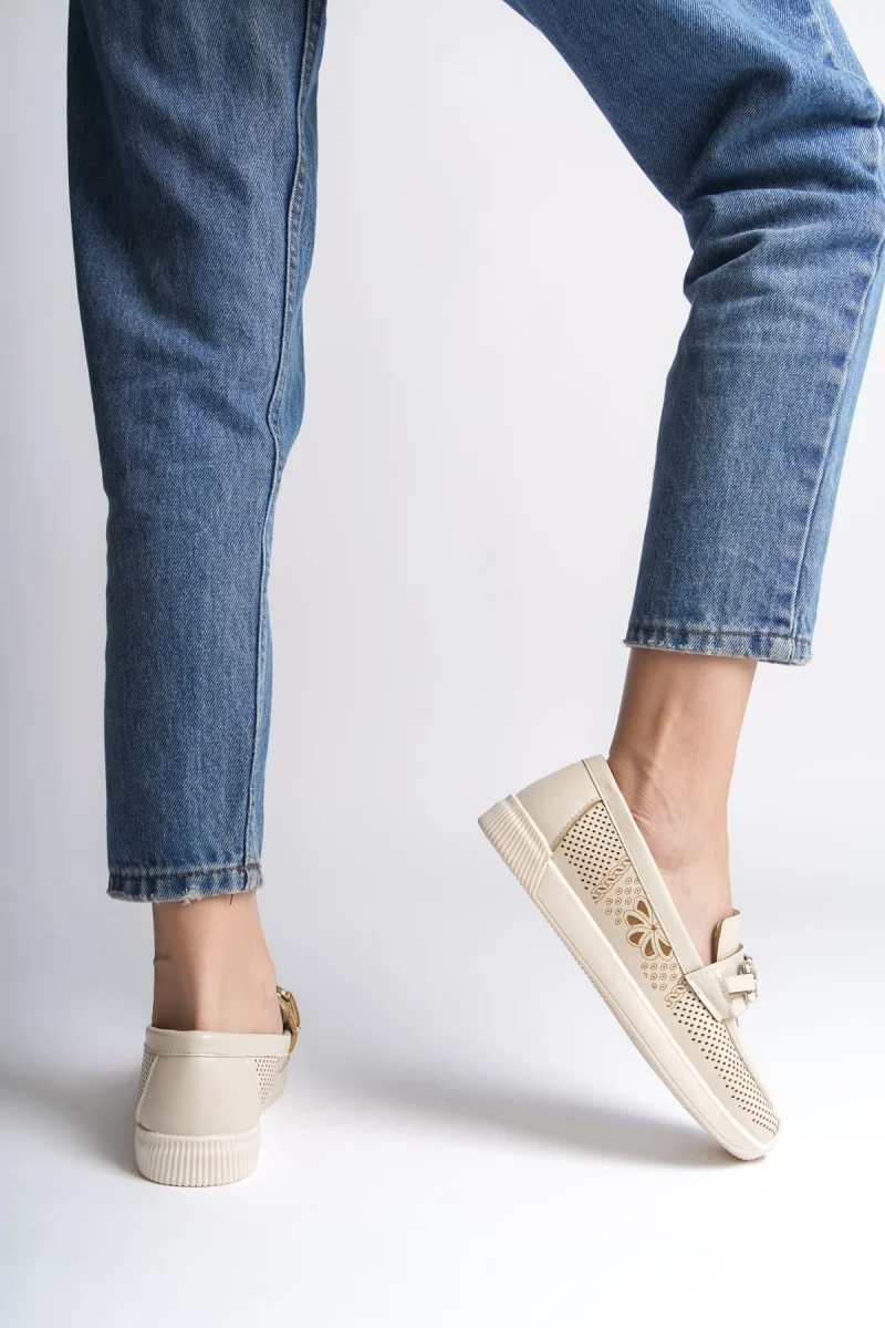 LAYLA Bağcıksız Ortopedik Rahat Taban Çiçek Desenli Kadın Babet Ayakkabı CKT - Krem