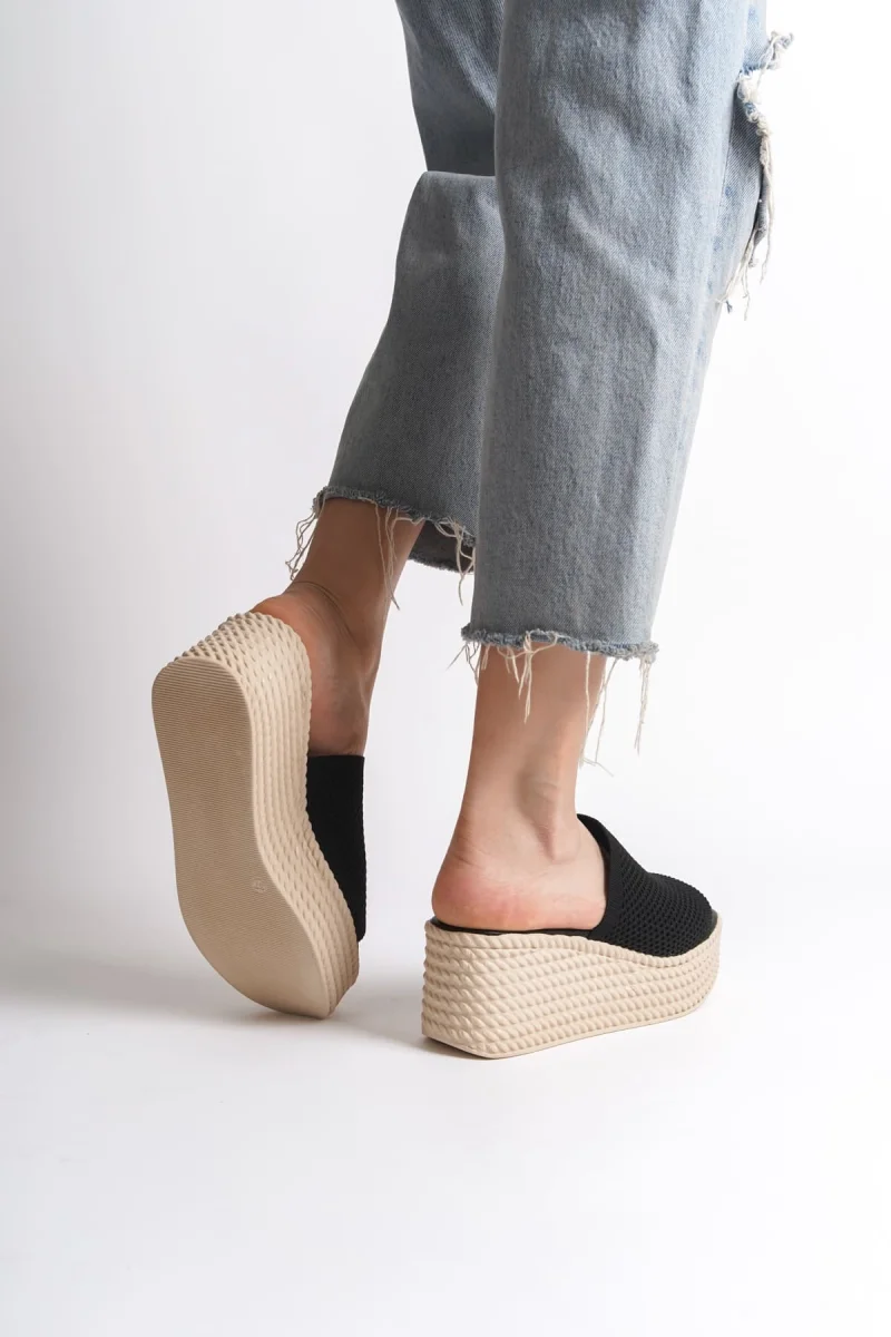 MARLA Dolgu Topuklu Ortopedik Taban Hasır Görünümlü Triko Kadın Terlik  TKT - Siyah