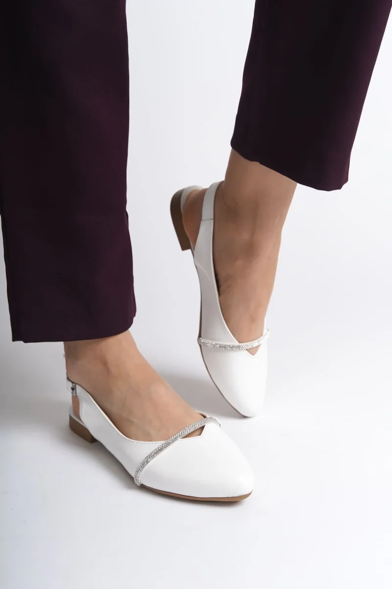 ALLISON Tokalı Ortopedik Rahat Taban Taş Detaylı Kadın Babet Ayakkabı  CKT - Beyaz