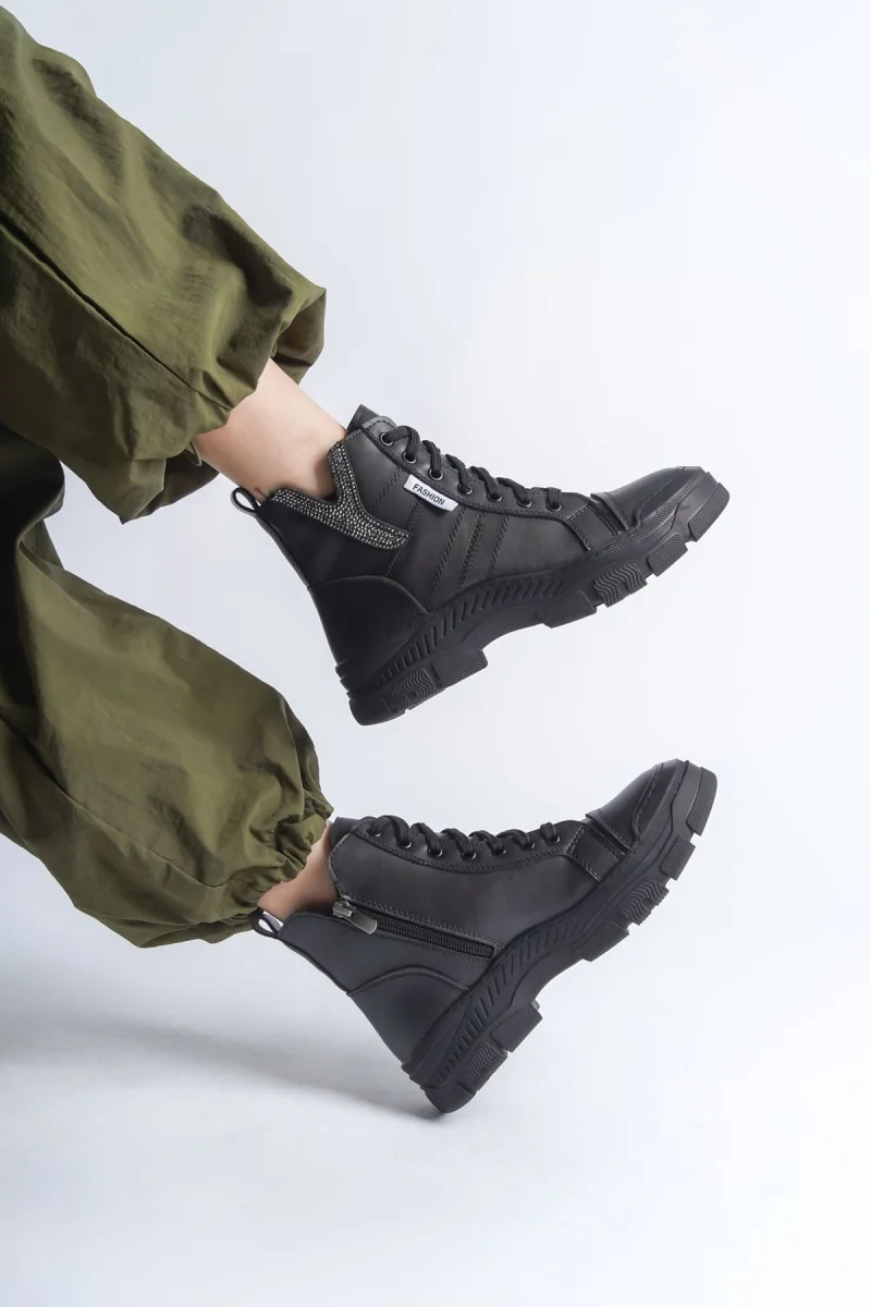 AMBER Bağcıklı Fermuarlı Ortopedik Taban Kadın Bot  CST - Siyah