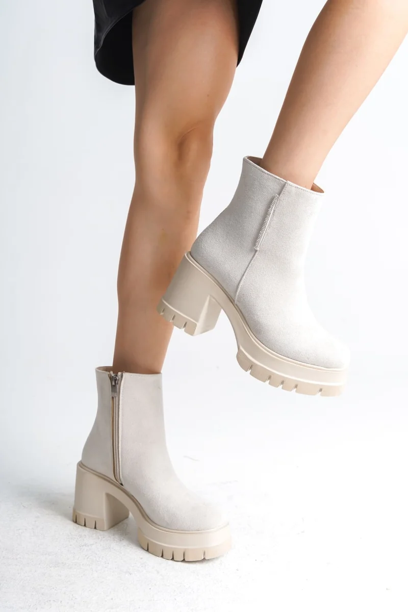 LISSE Fermuarlı Ortopedik Taban Kalın Topuklu Süet Kadın Bot  SKT-  Krem