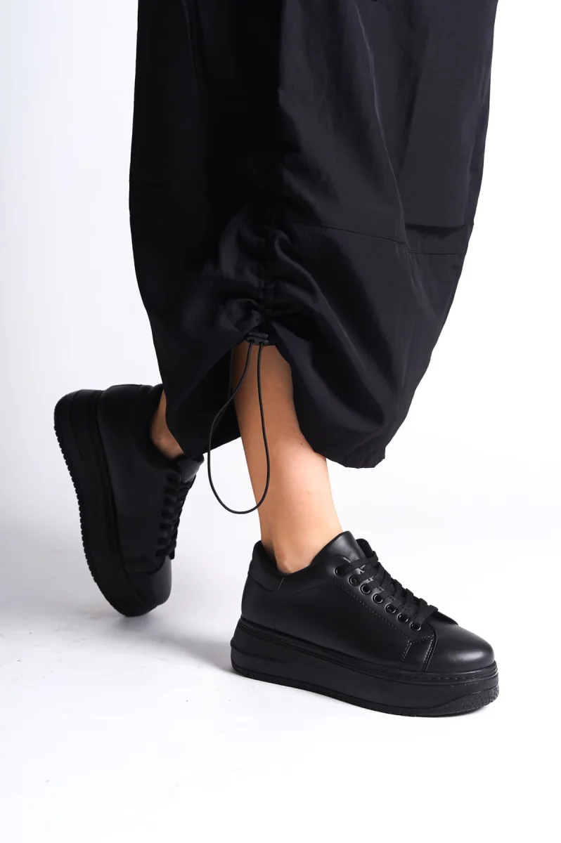 BIANA Bağcıklı Ortopedik Taban Kadın Sneaker Spor Ayakkabı CST - Siyah