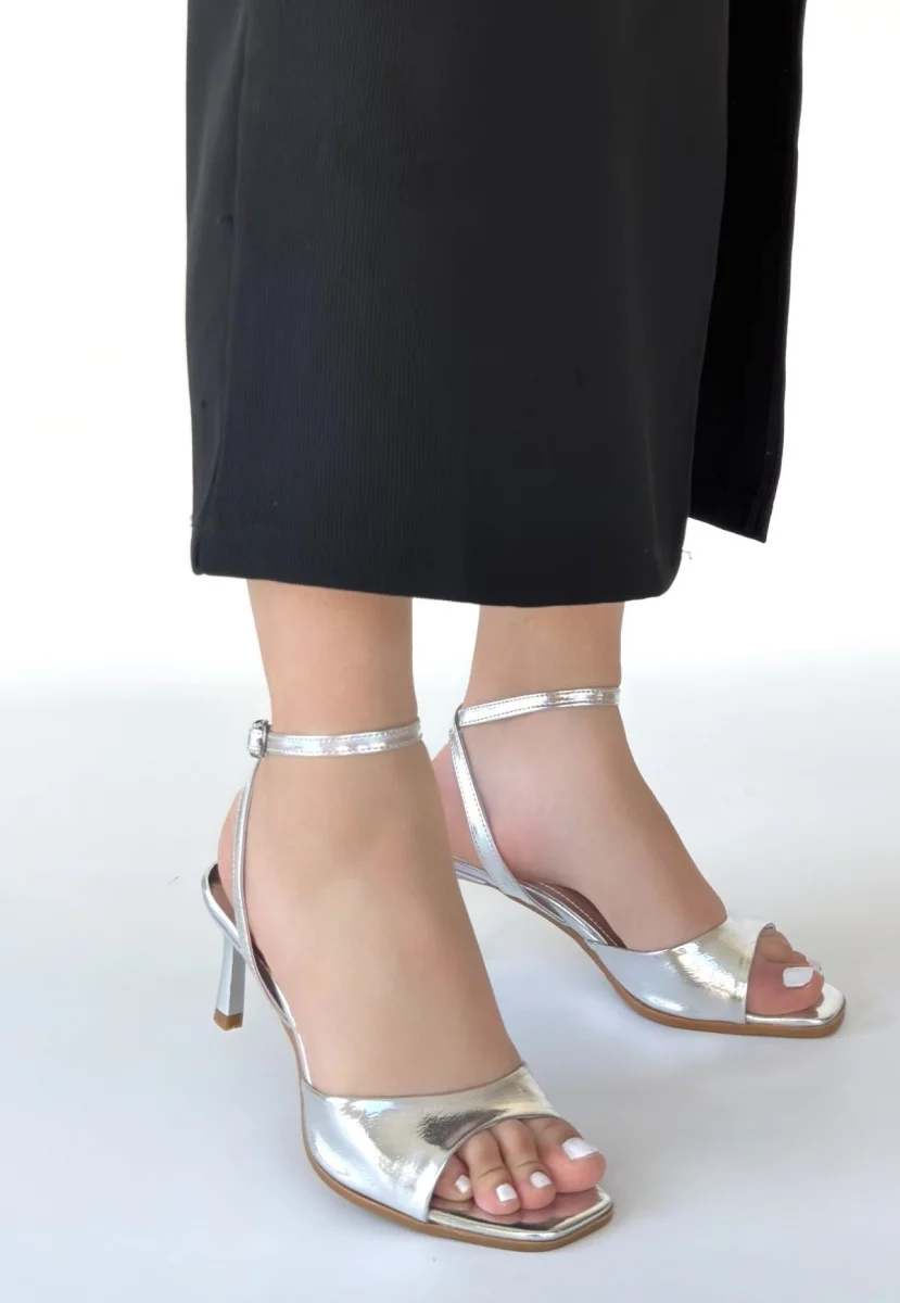 Lenya Gümüş Rugan Topuklu Ayakkabı