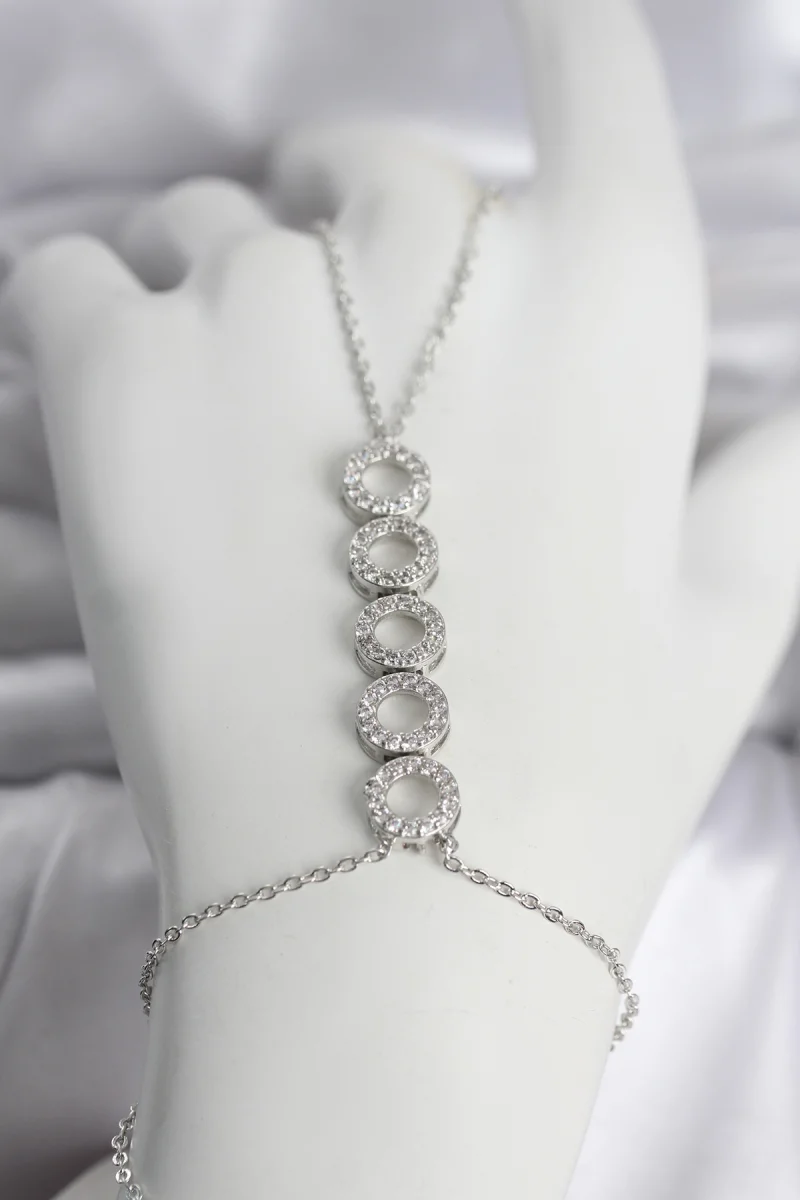 Pirinç Gümüş Renk Zirkon Taşlı Sıralı Halka Model Kadın Şahmeran