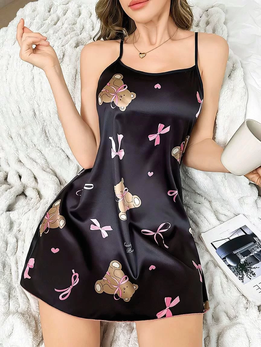 Siyah İnce Askılı Ayıcık Desenli Saten Mini Gecelik