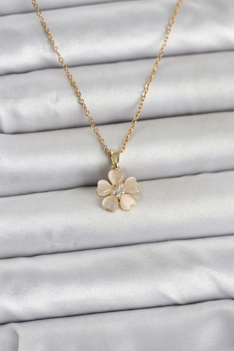 316L Çelik Zincir Gold Renk Yonca Model Kadın Kolye