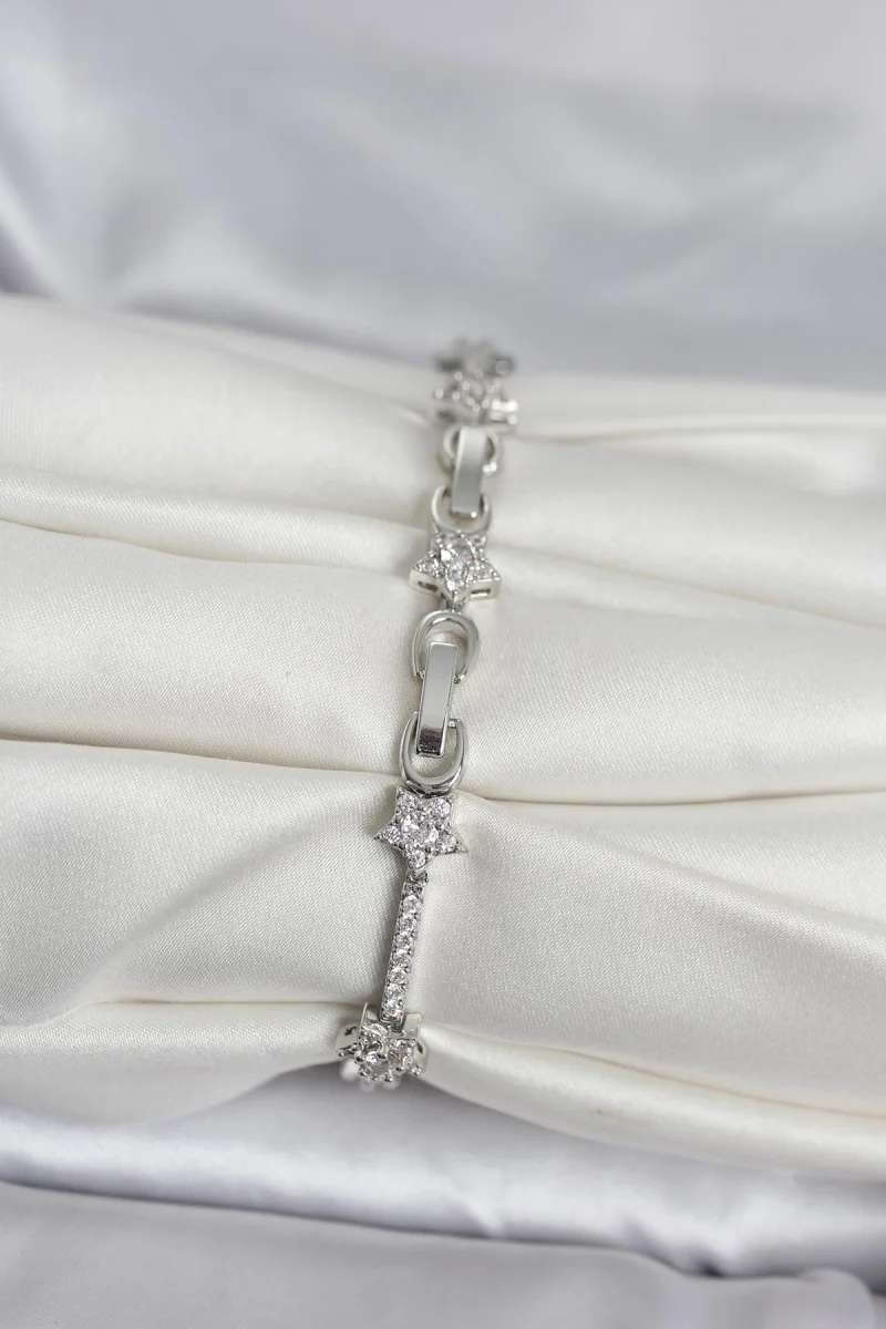 Pirinç Gümüş Renk Zirkon Taşlı Yıldız Model Kadın Bileklik