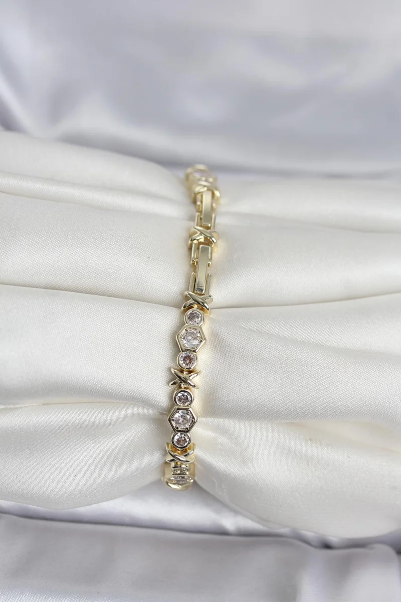 Pirinç Gold Renk Petek Model Zirkon Taşlı Kadın Bileklik