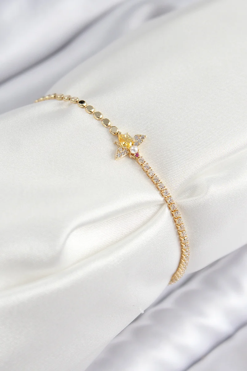 Pirinç Zirkon Taşlı Arı Model Ezme Zincir Gold Renk Kadın Bileklik