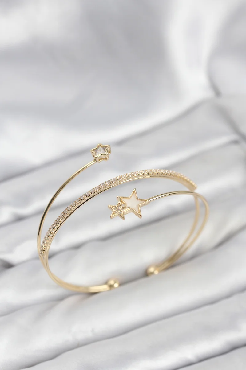 Yıldızlı Model Pirinç Gold Renk Kadın Bileklik