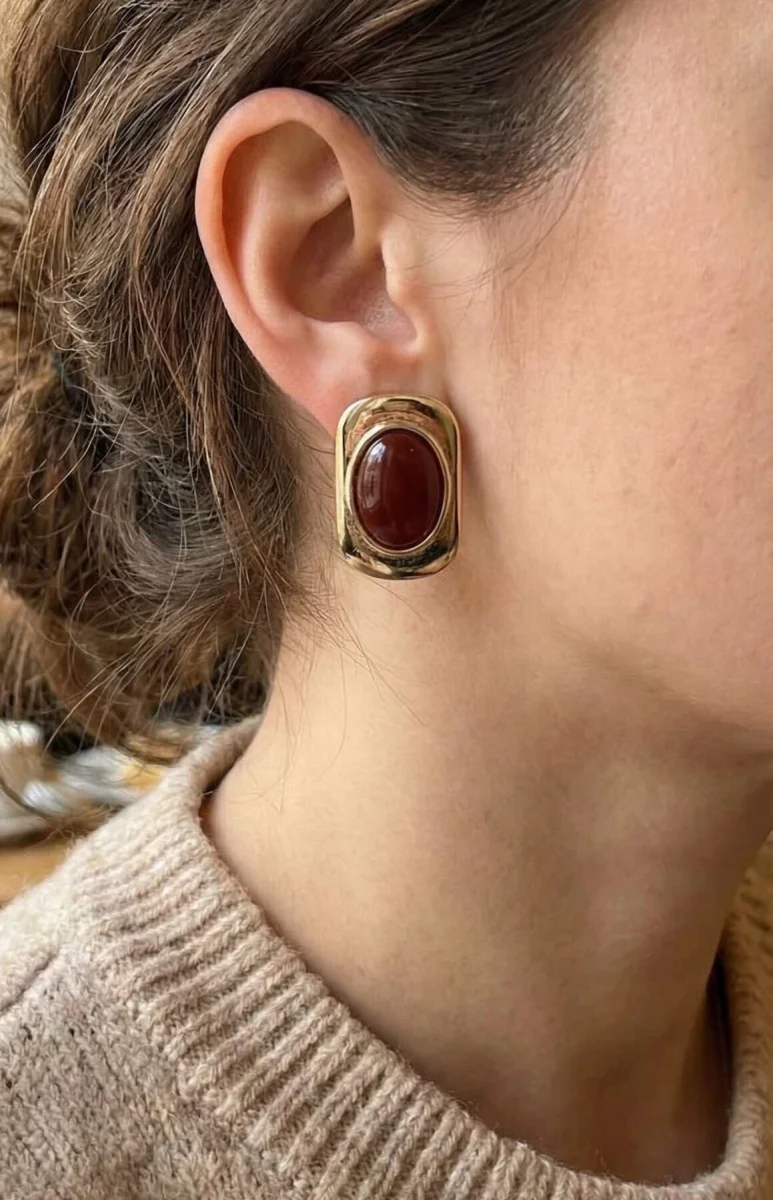 Kahverengi Renk Kare Model Vintage Kadın Küpe