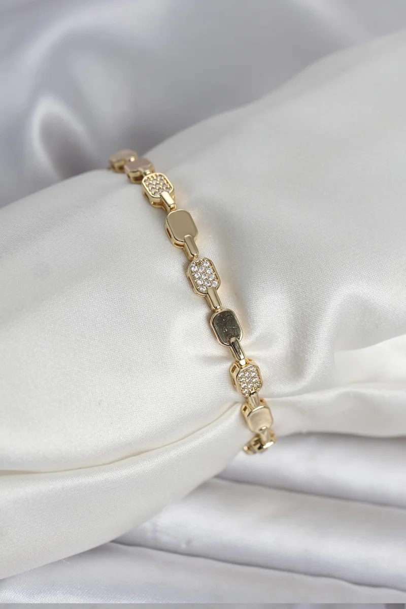 Pirinç Zirkon Taşlı Gold Renk Kadın Bileklik