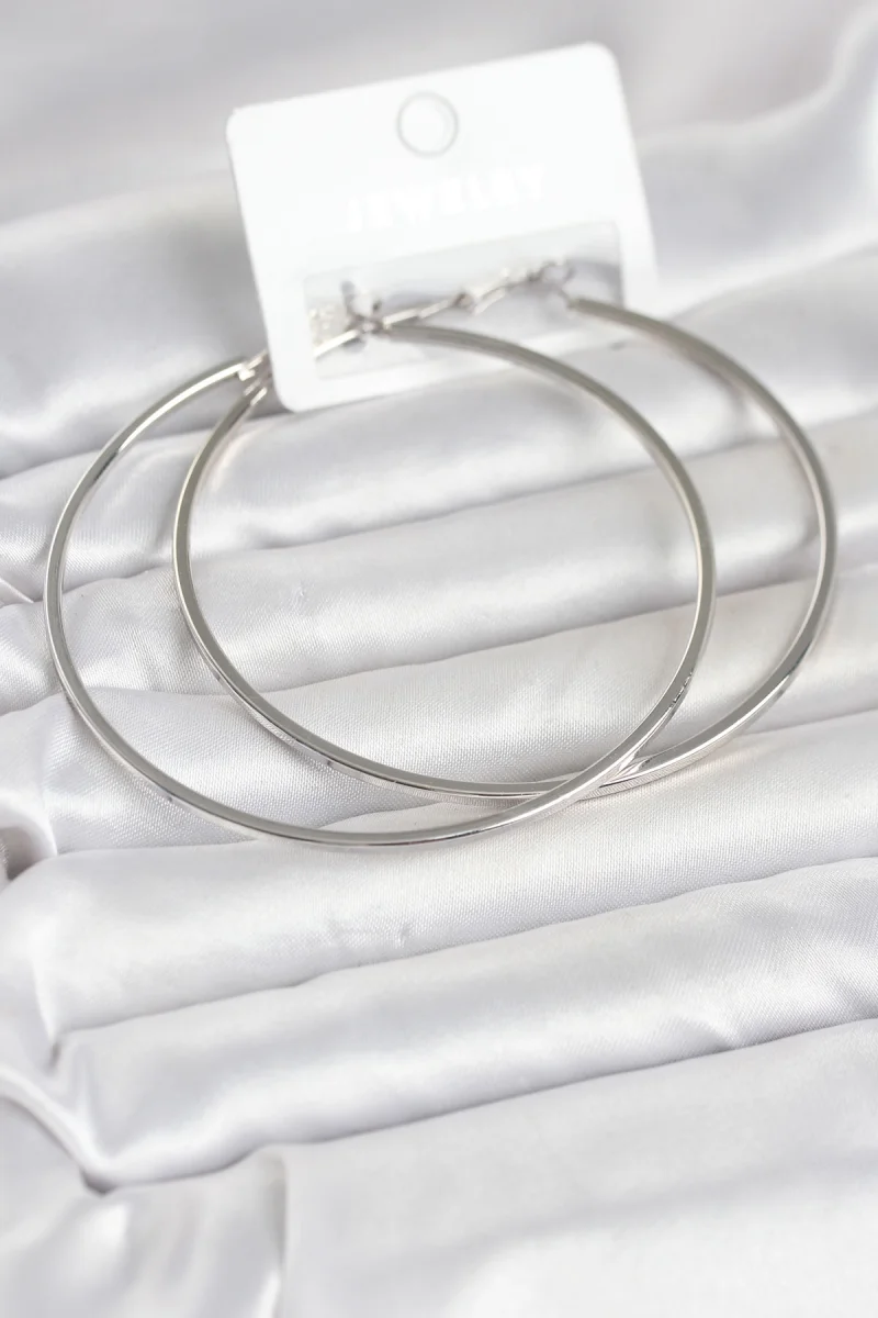 Gümüş Renk Pirinç Köşeli Kenar Halka 72 mm Kadın Küpe