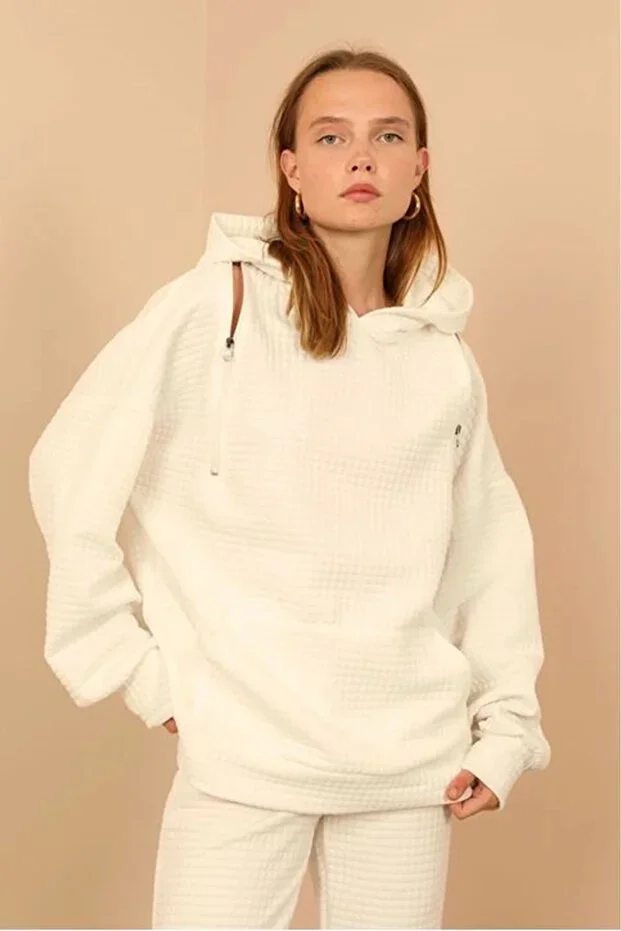 Petek Kumaş Uzun Kol Kapüşonlu Fermuar Detaylı Kadın Sweatshirt-ekru