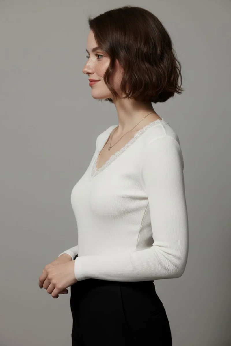 Kadın Beyaz Pamuklu Kaşkorse Dantelli V Yaka Ön Arka Dekolteli Slim Fit Esnek Bluz