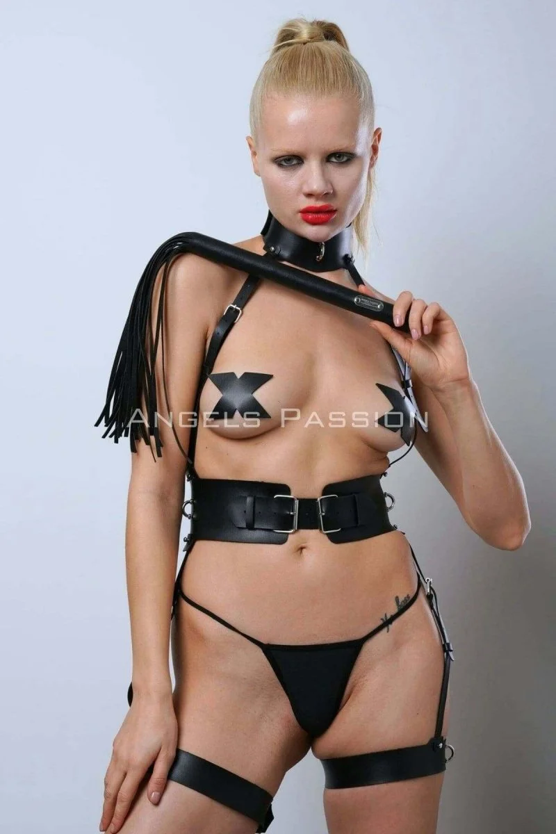 Kırbaçlı Ve Kelepçeli Slave Harness Takım, Deri Fantezi İç Giyim - Brf1362