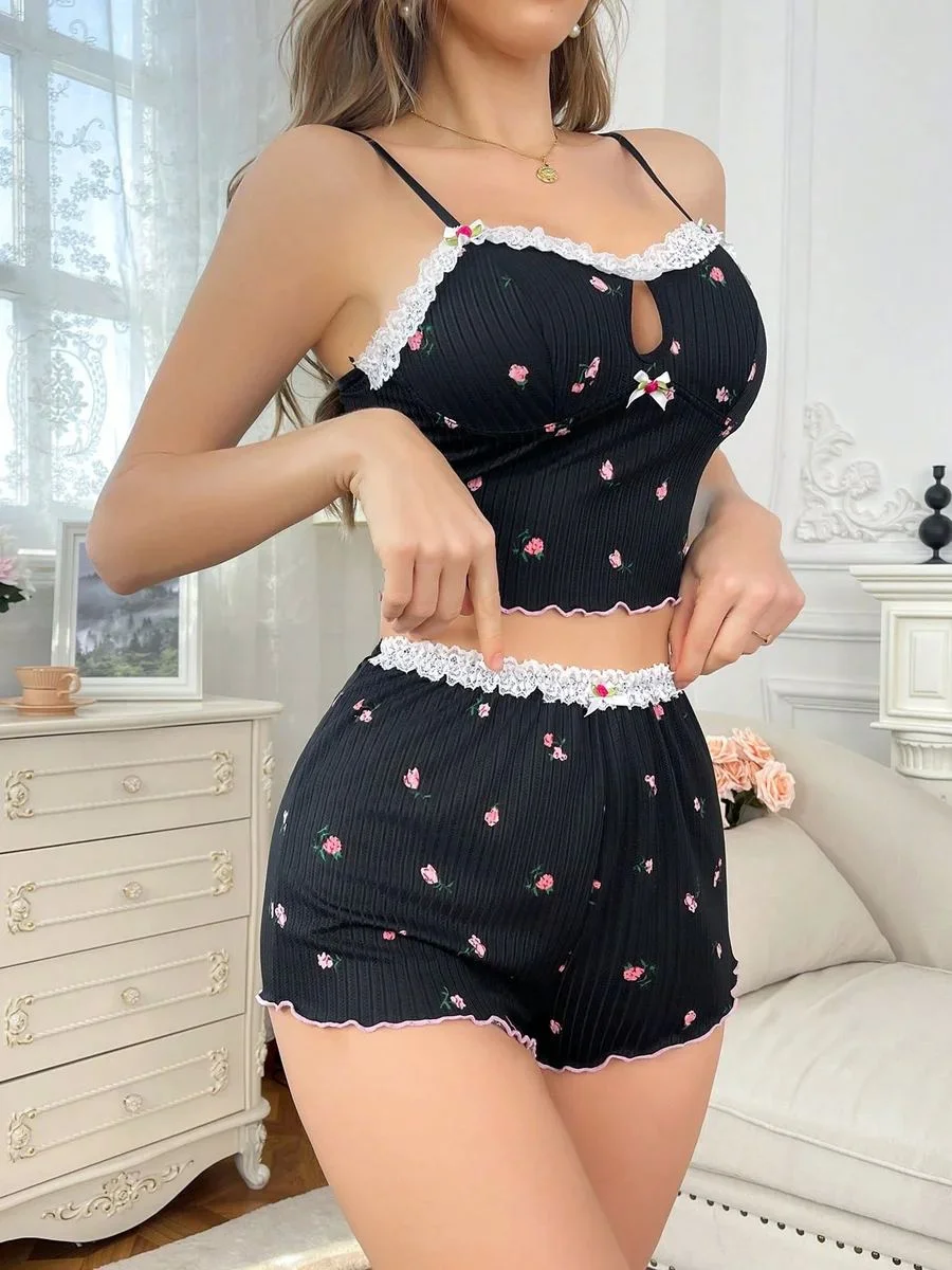 Yumuşak Kumaşlı Çiçekli Şortlu Dantelli Gecelik Takımı, Rahat Ve Şık Ev Giyim,kadın Pijama