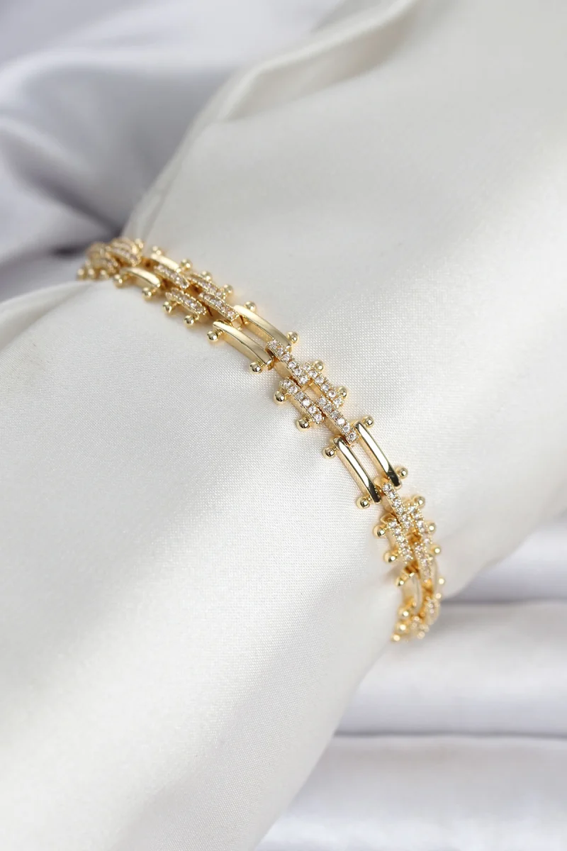 Pirinç Gold Renk Kare Zincir Model Zirkon Taşlı Kadın Bileklik