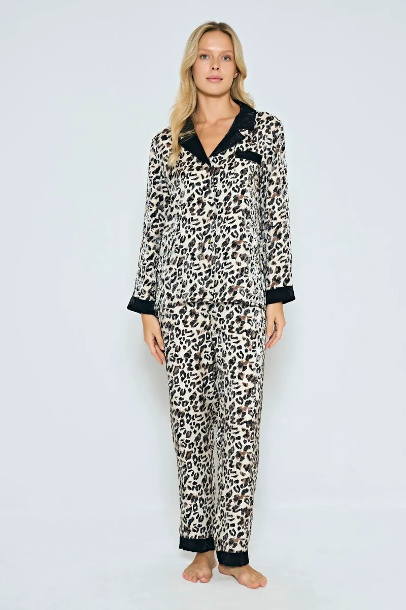 Viskon Leopar Desenli Önden Düğmeli Pijama Takımı