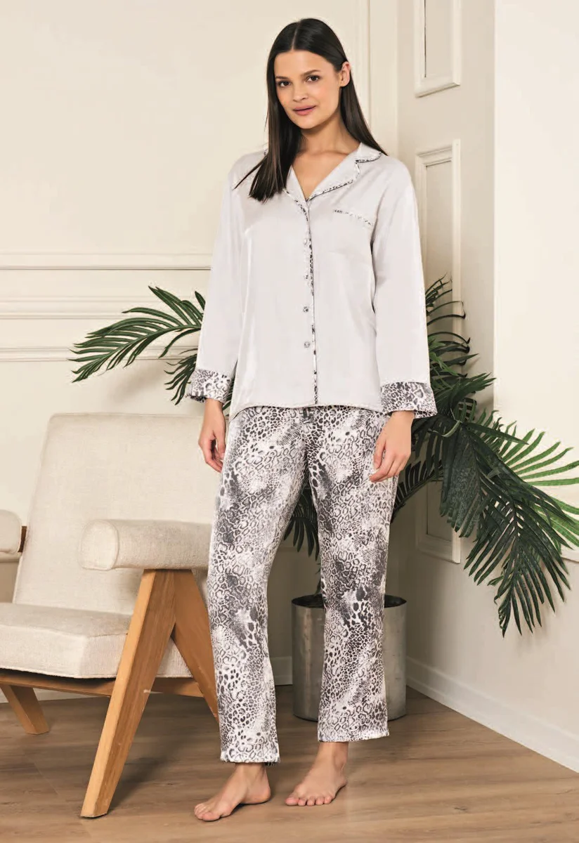 Viskon Jakarlı Önden Düğmeli Desenli Pijama Takımı