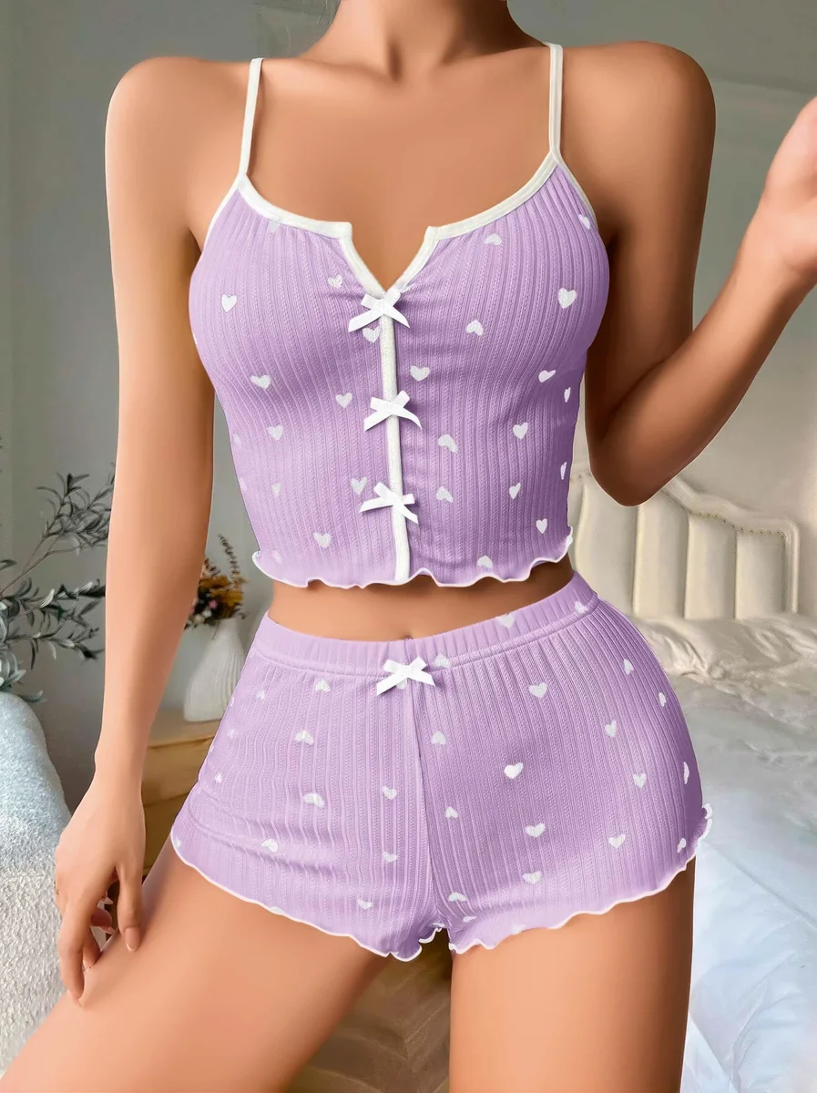 Lila Üstüne Beyaz Kalp Desenli Askılı Şortlu Pijama Takımı