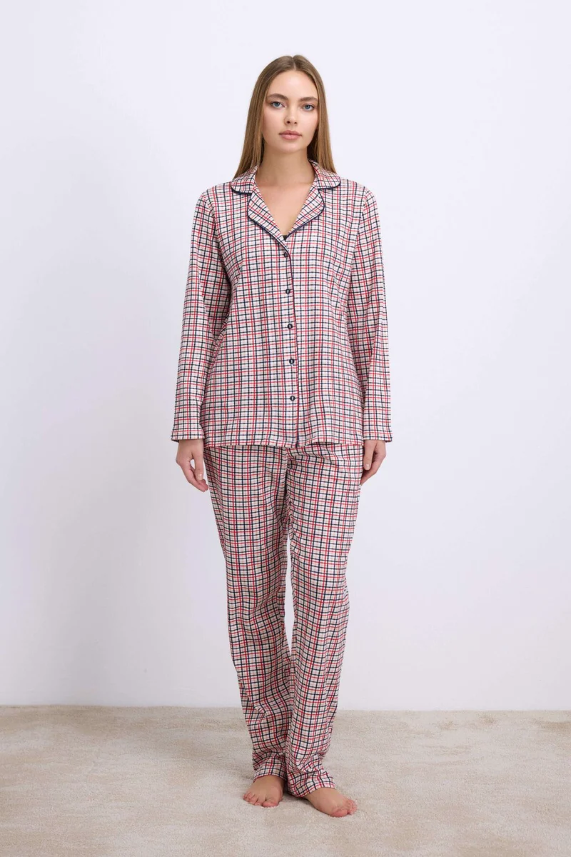 Pamuklu Uzun Kol Düğmeli Gömlek ve Ekose Pantolon Pijama Takımı
