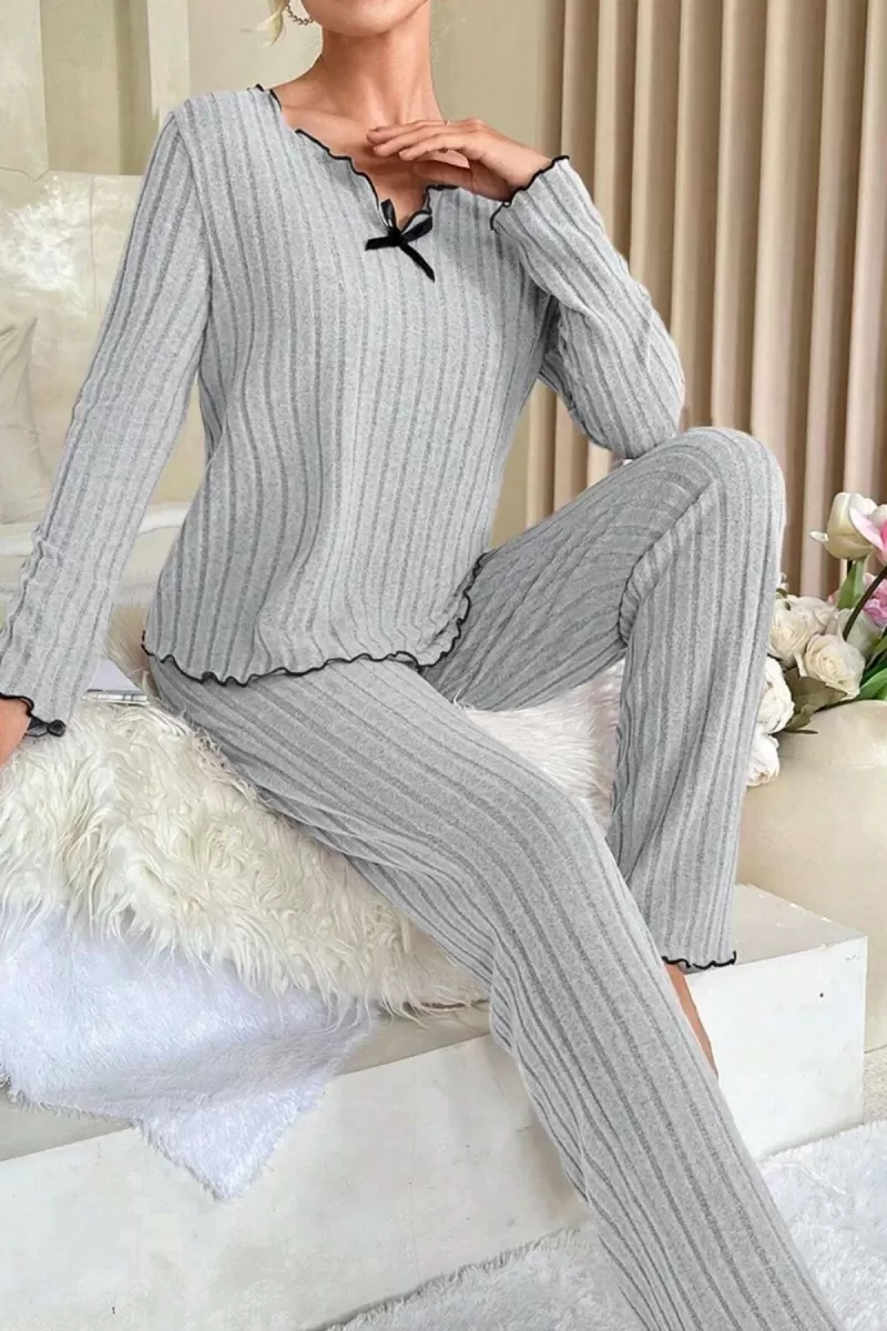Kadın Gri Çizgili Fiyonk Detaylı Uzun Kollu Mevsimlik Pijama Takımı Premium Ev Giyim