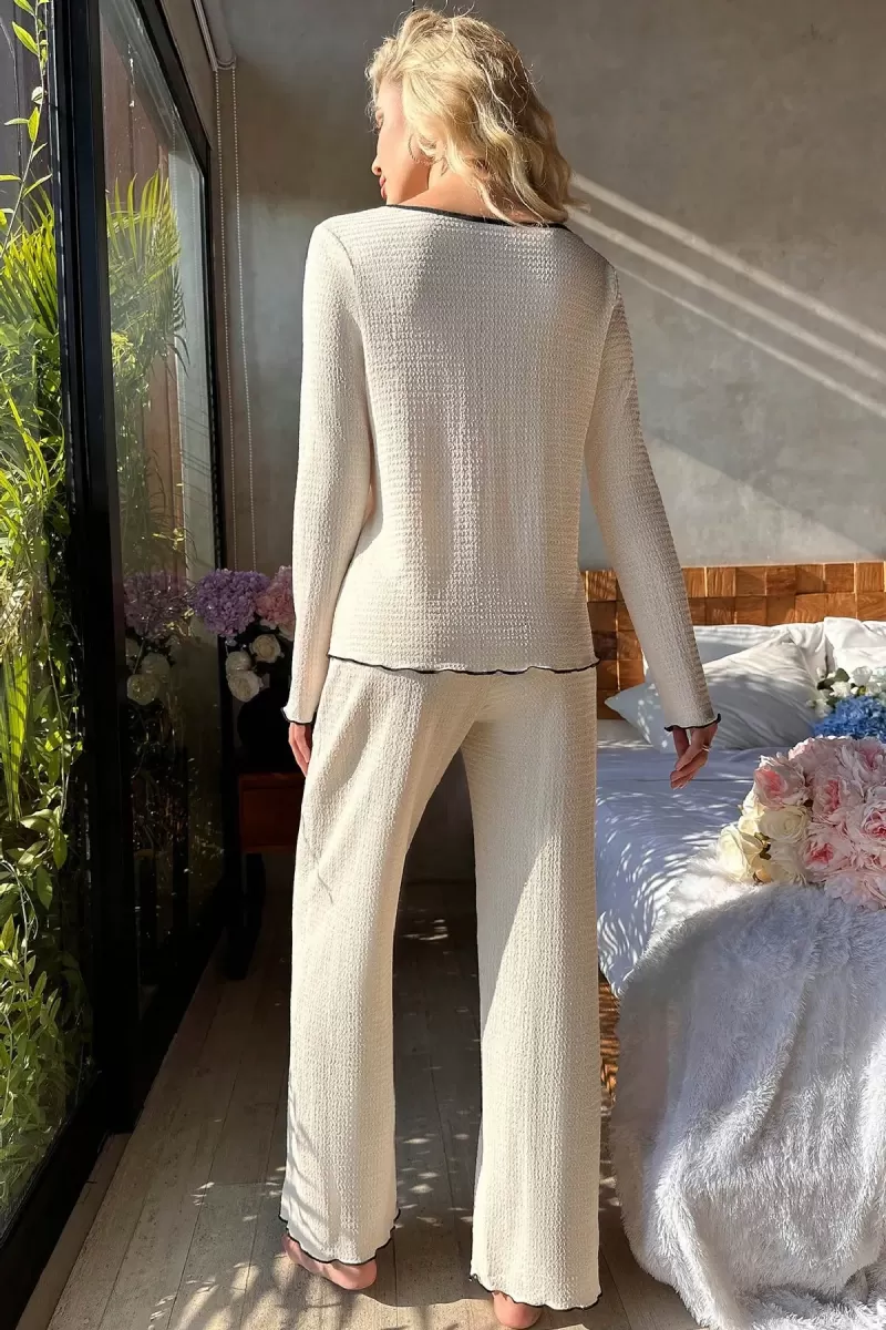 Kadın Beyaz V Yaka Düğmeli Örme Kumaş Rahat Pijama Takımı